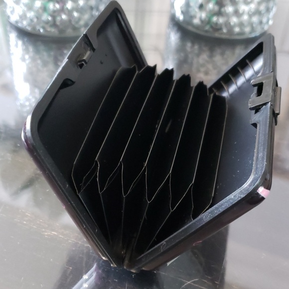 Credit card case - Picture 5 of 5